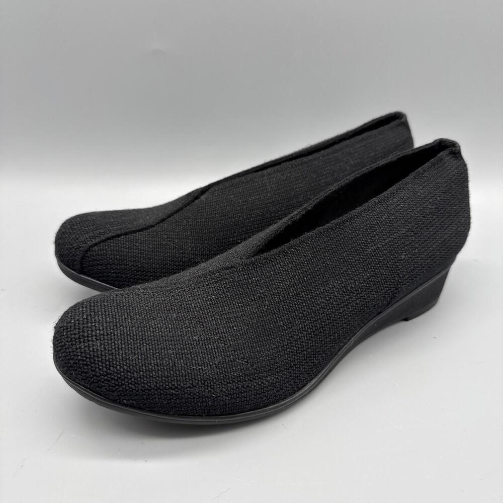 Charleston Shoe Co Cape Women’s Size 7 Black Linen V Cut‎ Wedge Excellent!